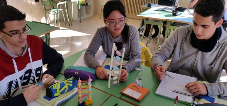 Construyendo cadenas de ADN: Biología 4º ESO Construyendo cadenas de ADN: Biología 4º ESO