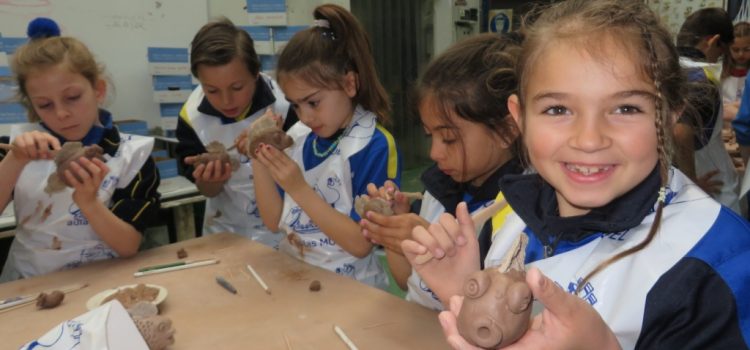 3º de Primaria en la Escuela-taller de cerámica de Muel 3º de Primaria en la Escuela-taller de cerámica de Muel